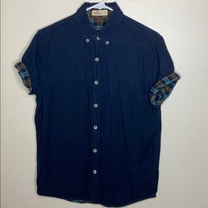 Hollister short sleeve button down shirt